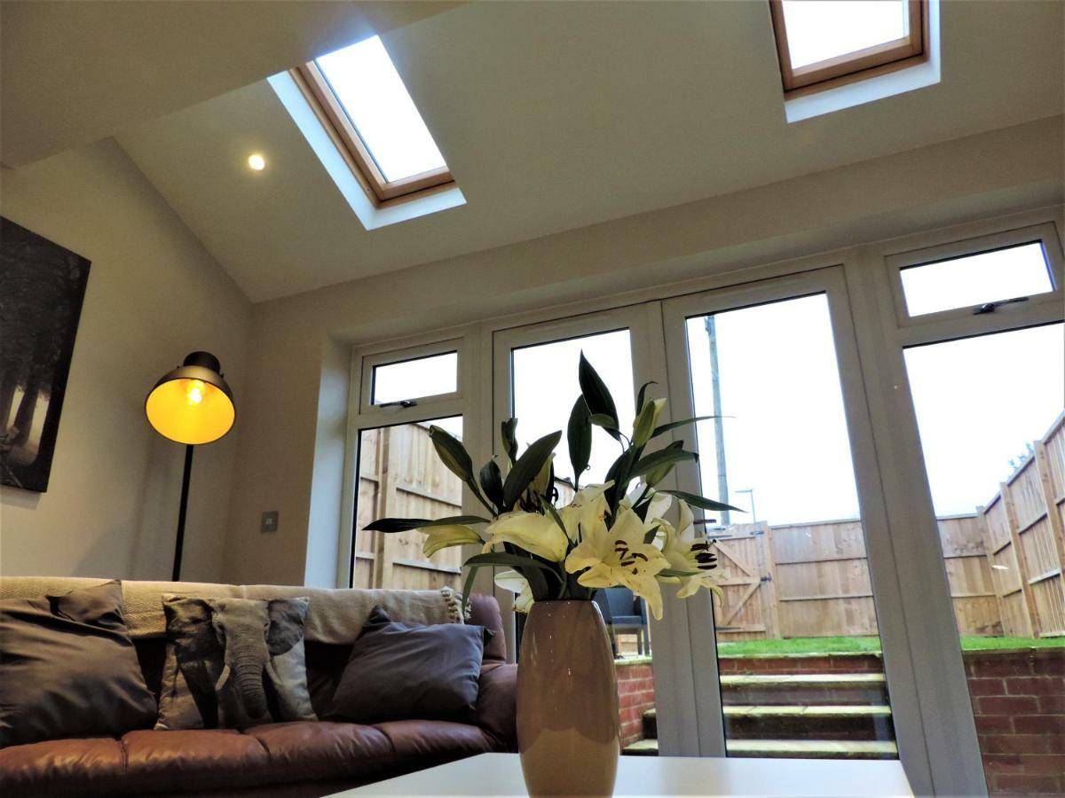 3 Bed Farnborough Air Accommodation Buitenkant foto