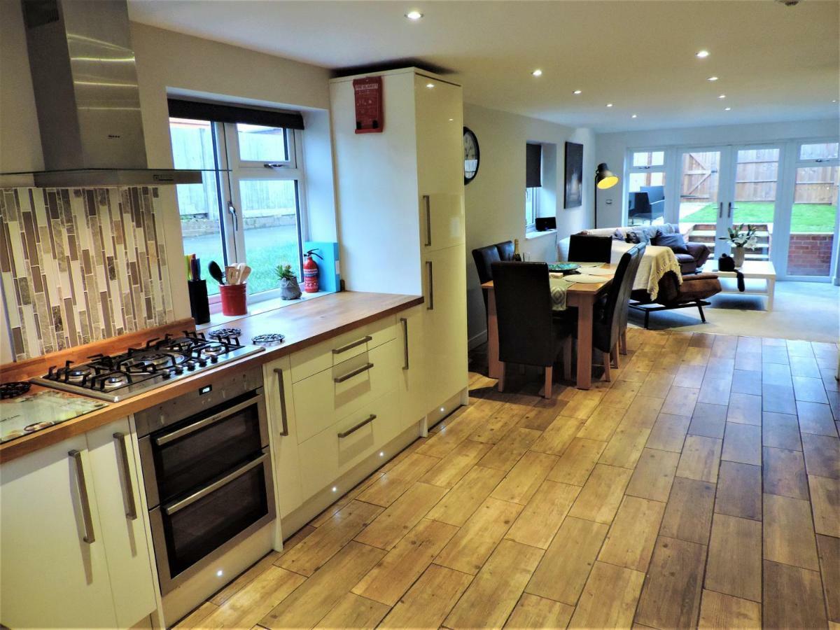3 Bed Farnborough Air Accommodation Buitenkant foto