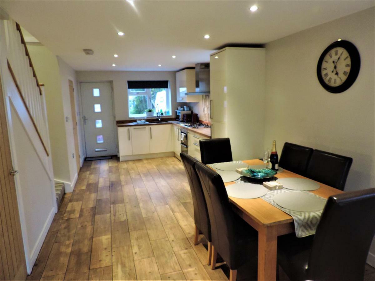 3 Bed Farnborough Air Accommodation Buitenkant foto